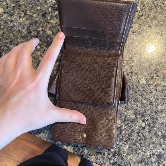 ProAuthenticated LV Damier Ebene Wallet - Picture 3 of 4